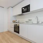 The Terraces Luxury Penthouses, 3b 아파트